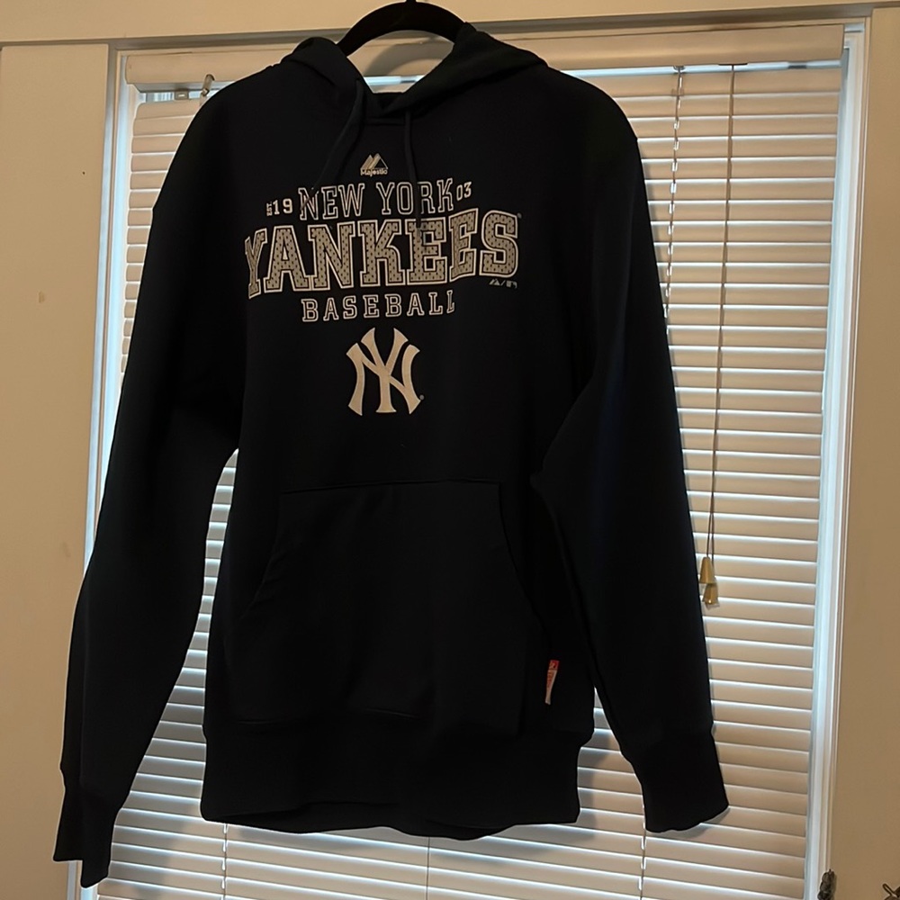 Dry fit Yankees hoodie